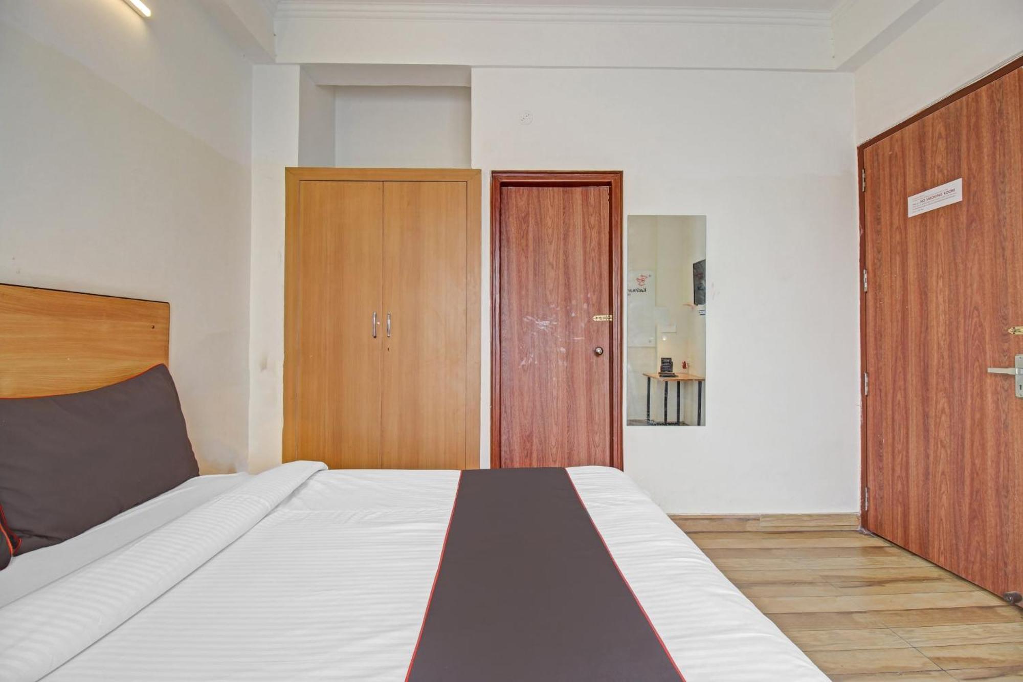 Super Townhouse Kachnar House Vikas Nagar Hotel Hasanganj Eksteriør billede